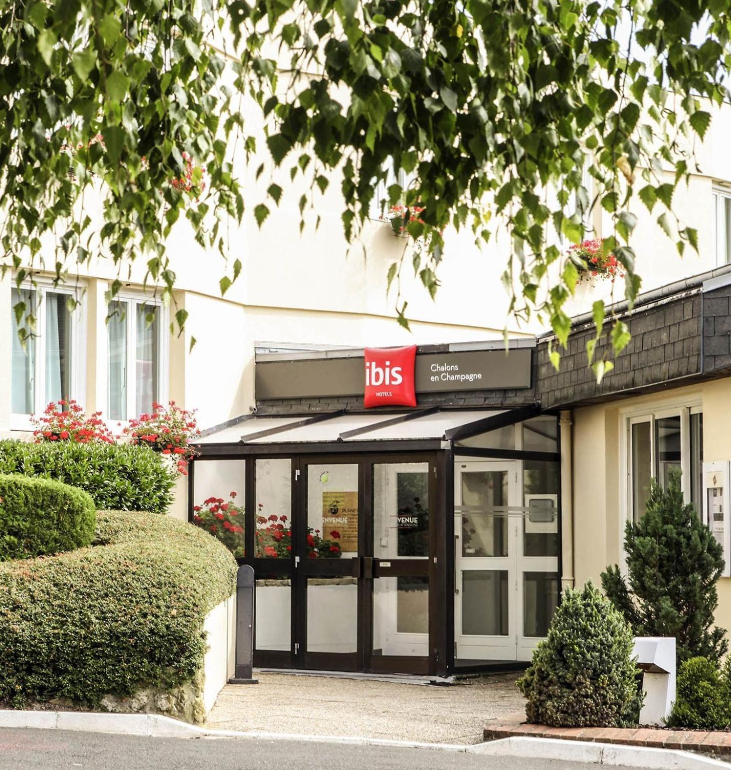 Hotel Ibis Chalons En Champagne Exterior foto