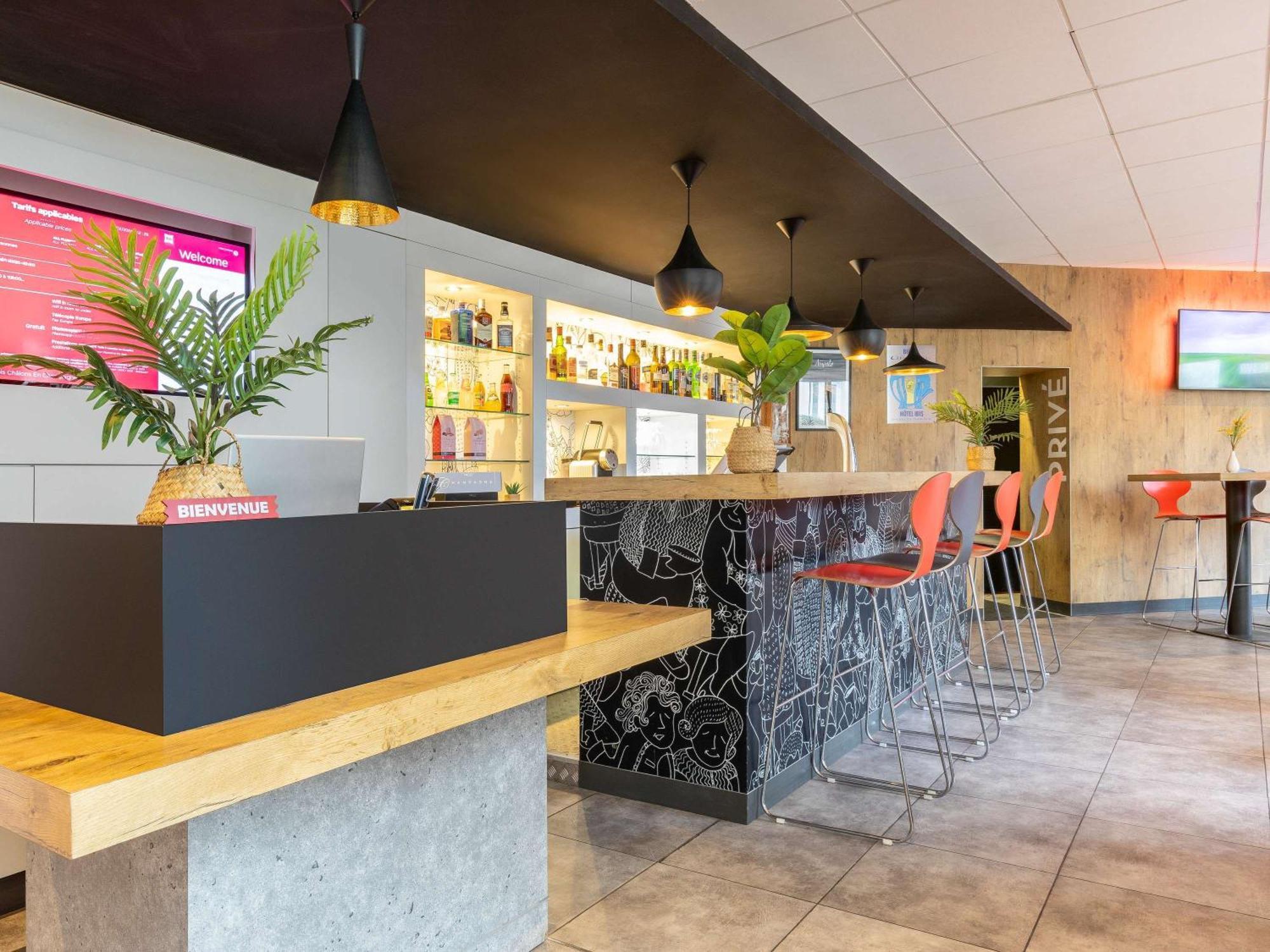 Hotel Ibis Chalons En Champagne Exterior foto