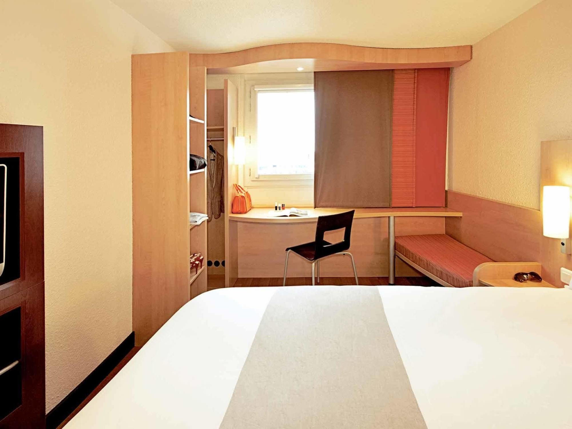 Hotel Ibis Chalons En Champagne Exterior foto